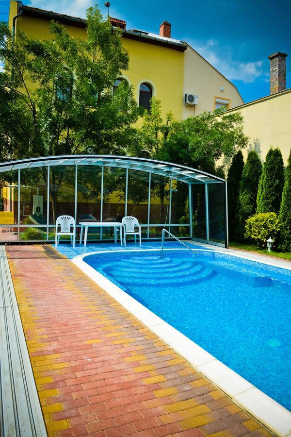 Bl Luxus Apartman セゲド エクステリア 写真